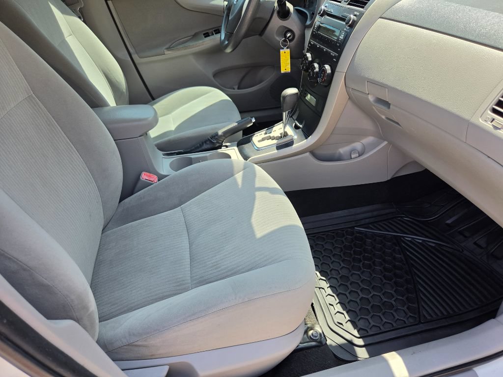 Used 2010 Toyota Corolla LE FWD image 34