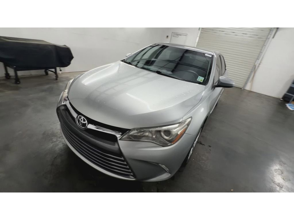 Used 2016 Toyota Camry LE image 4
