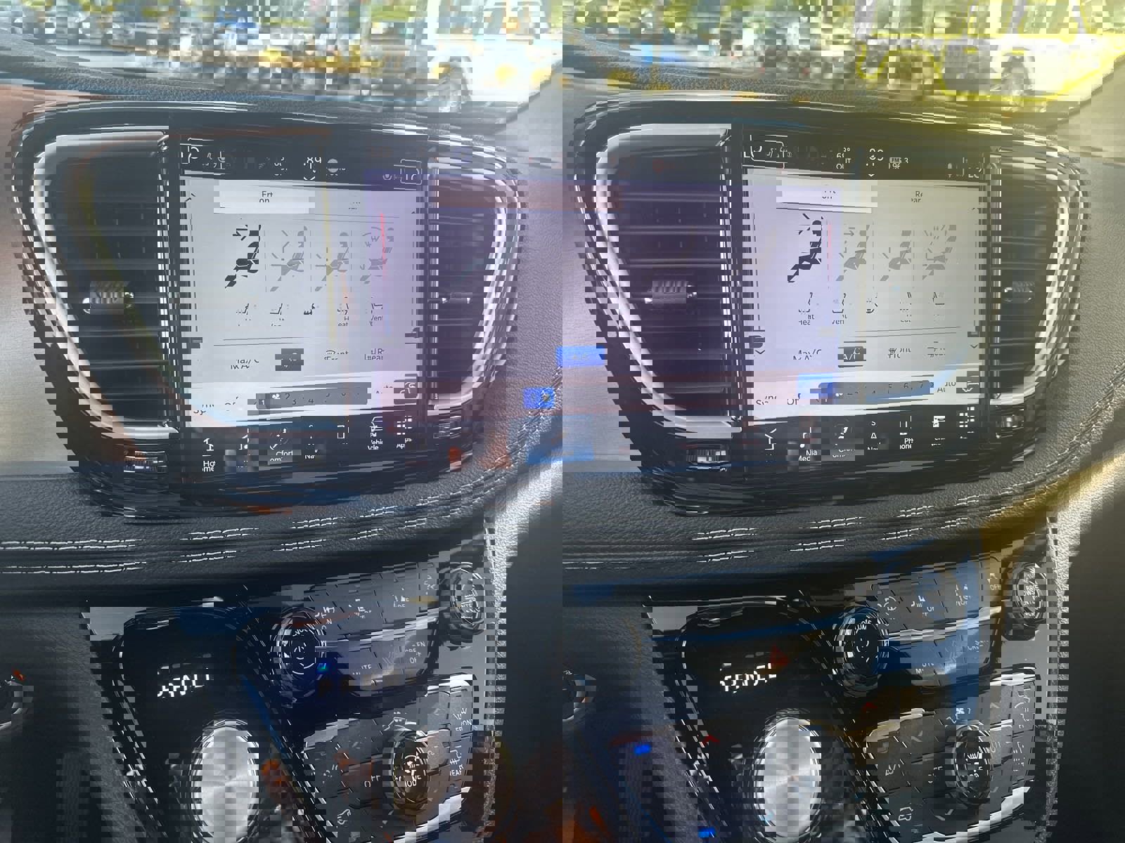 New 2024 Chrysler Pacifica Premium image 34