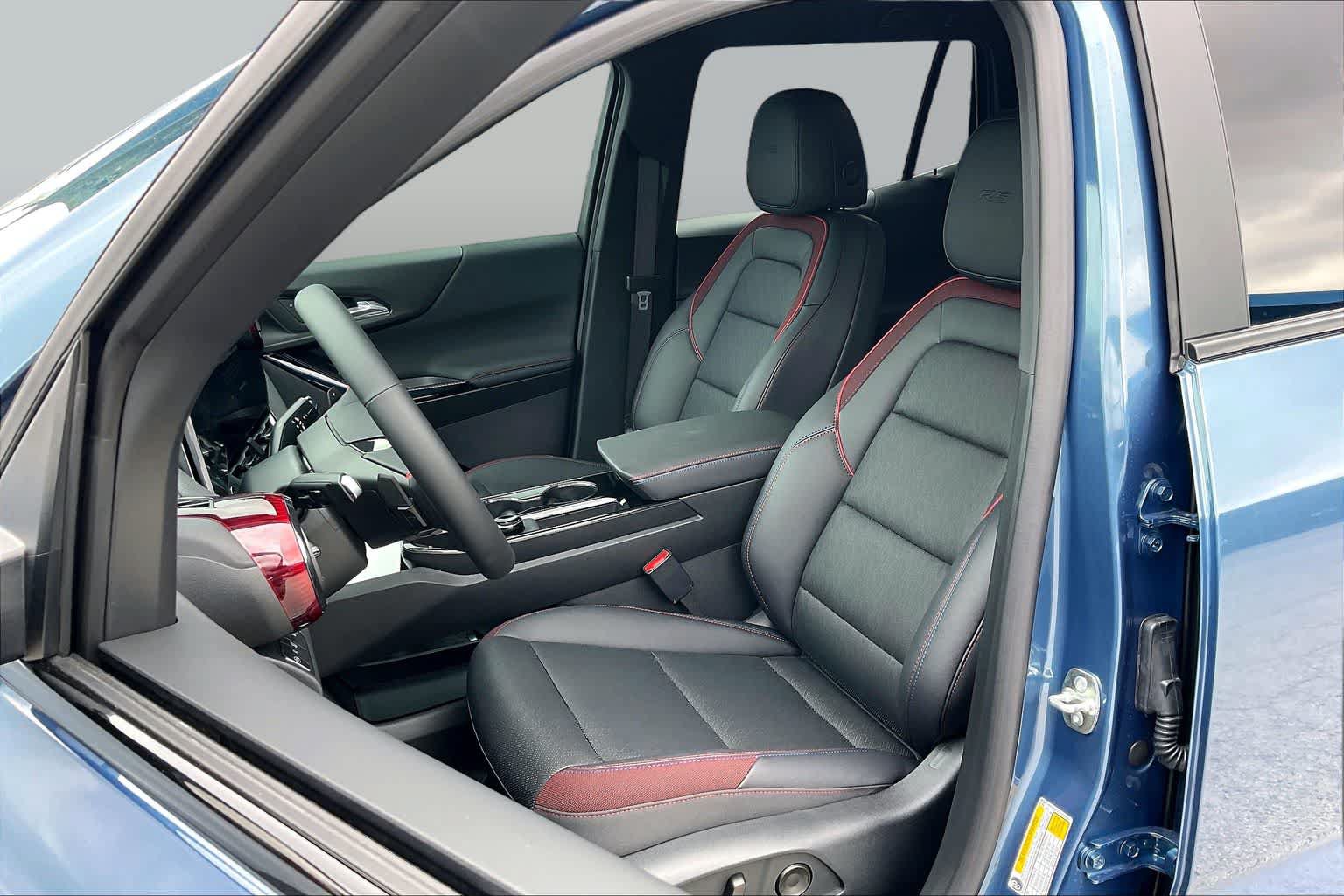 New 2026 Chevrolet Equinox RS w/ LPO, Floor Liner Package FWD image 9