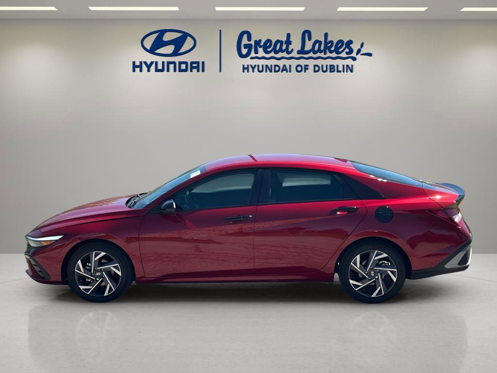 Used 2025 Hyundai Elantra Sport FWD image 2