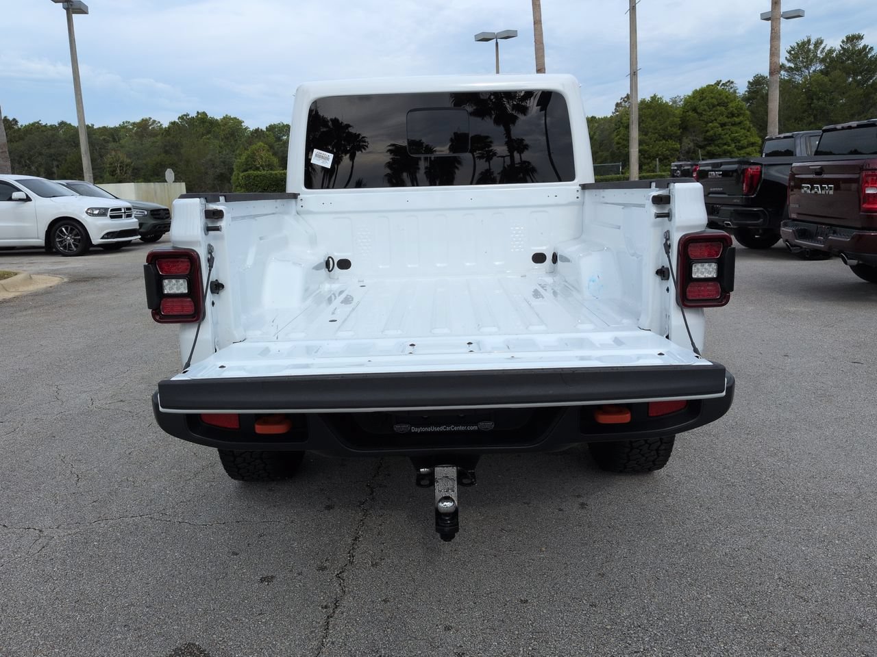 Used 2023 Jeep Gladiator Mojave w/ LED Lighting Group AWD/4WD image 12