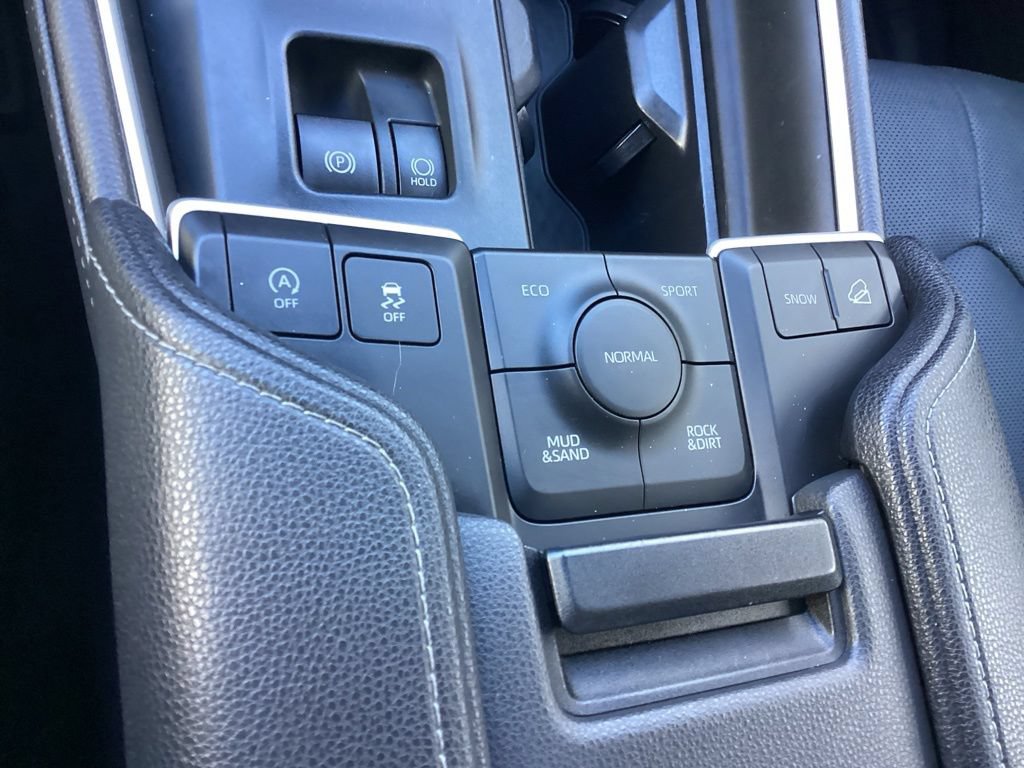 Used 2024 Toyota Grand Highlander AWD image 20