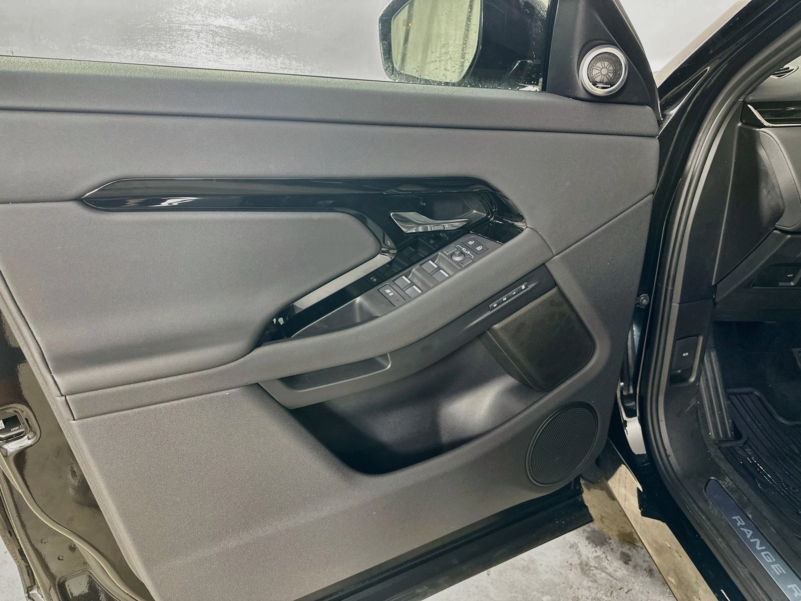 New 2026 Land Rover Range Rover Evoque S AWD/4WD image 16