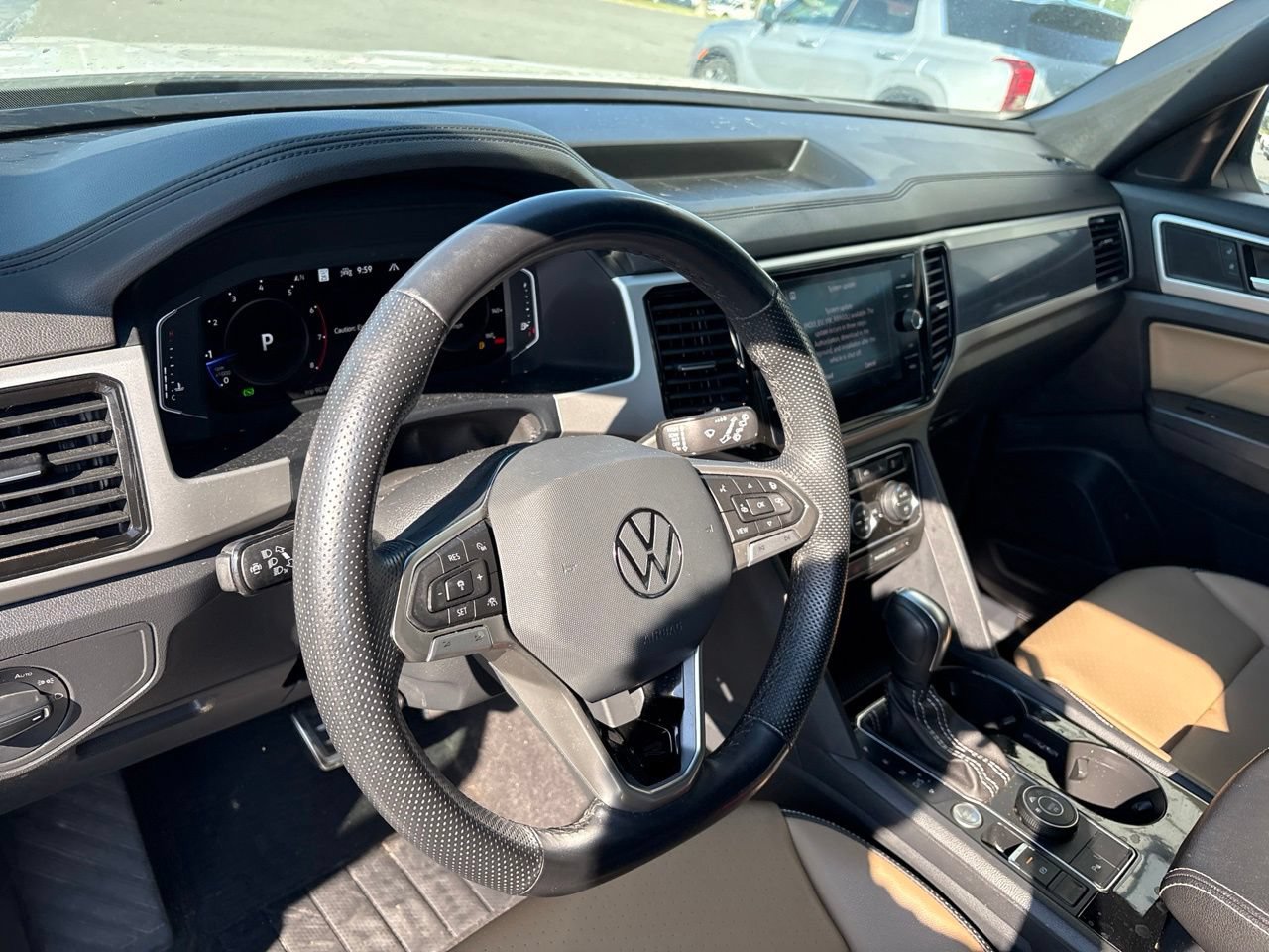 Used 2023 Volkswagen Atlas Cross Sport SEL R-Line AWD/4WD image 4