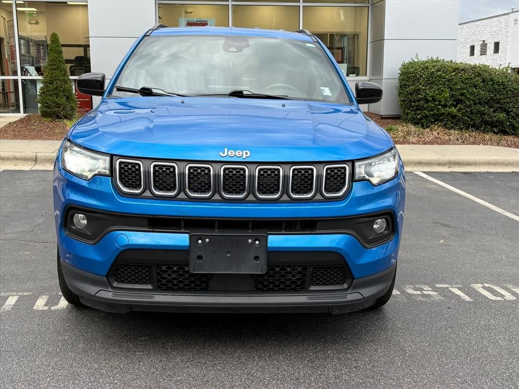 Used 2024 Jeep Compass Latitude image 3