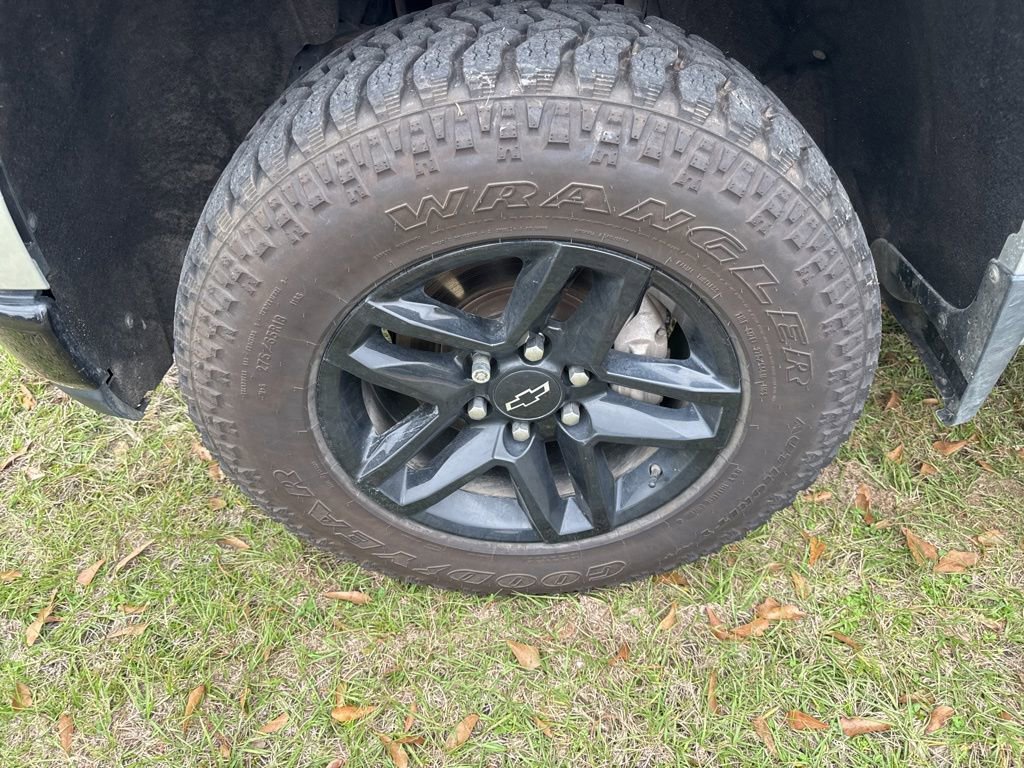 Used 2019 Chevrolet Silverado 1500 Custom Trail Boss w/ Custom Convenience Package image 9