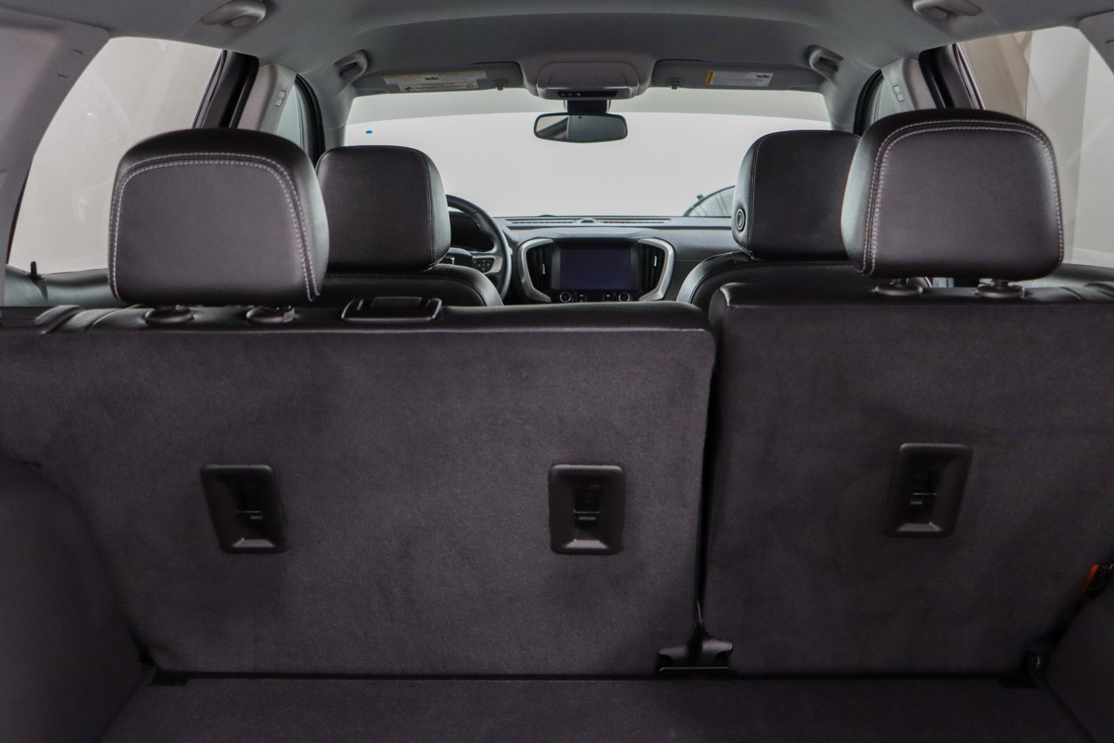 Used 2023 GMC Terrain SLT w/ Elevation Edition FWD image 28