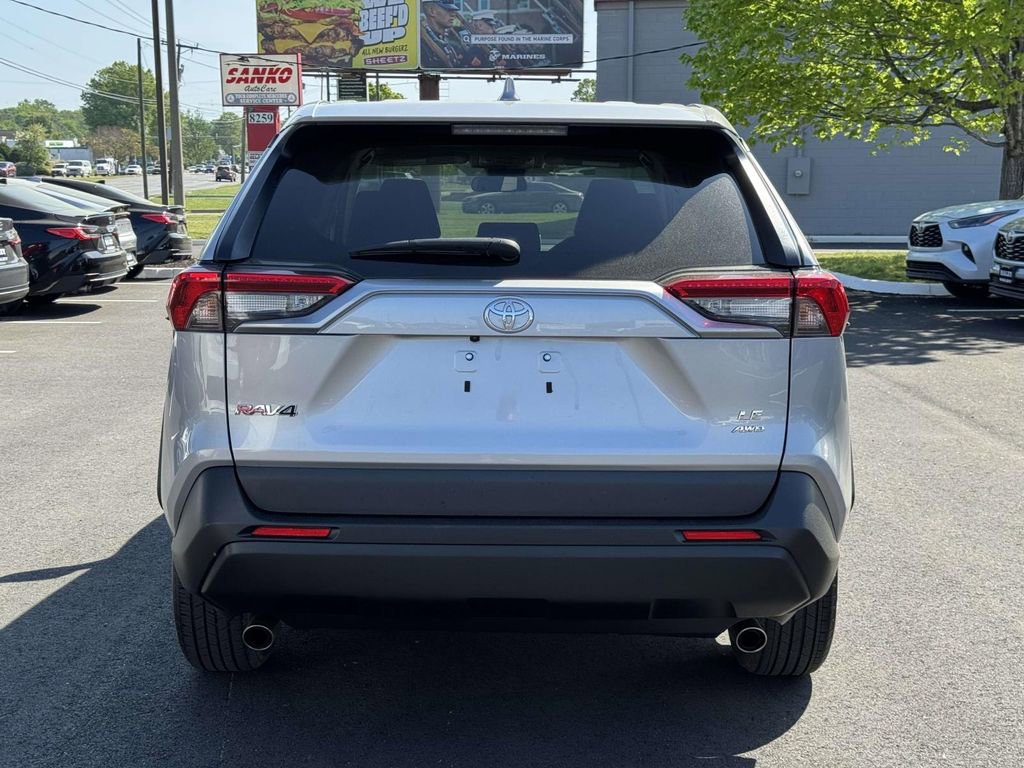 Used 2024 Toyota RAV4 LE AWD/4WD image 21