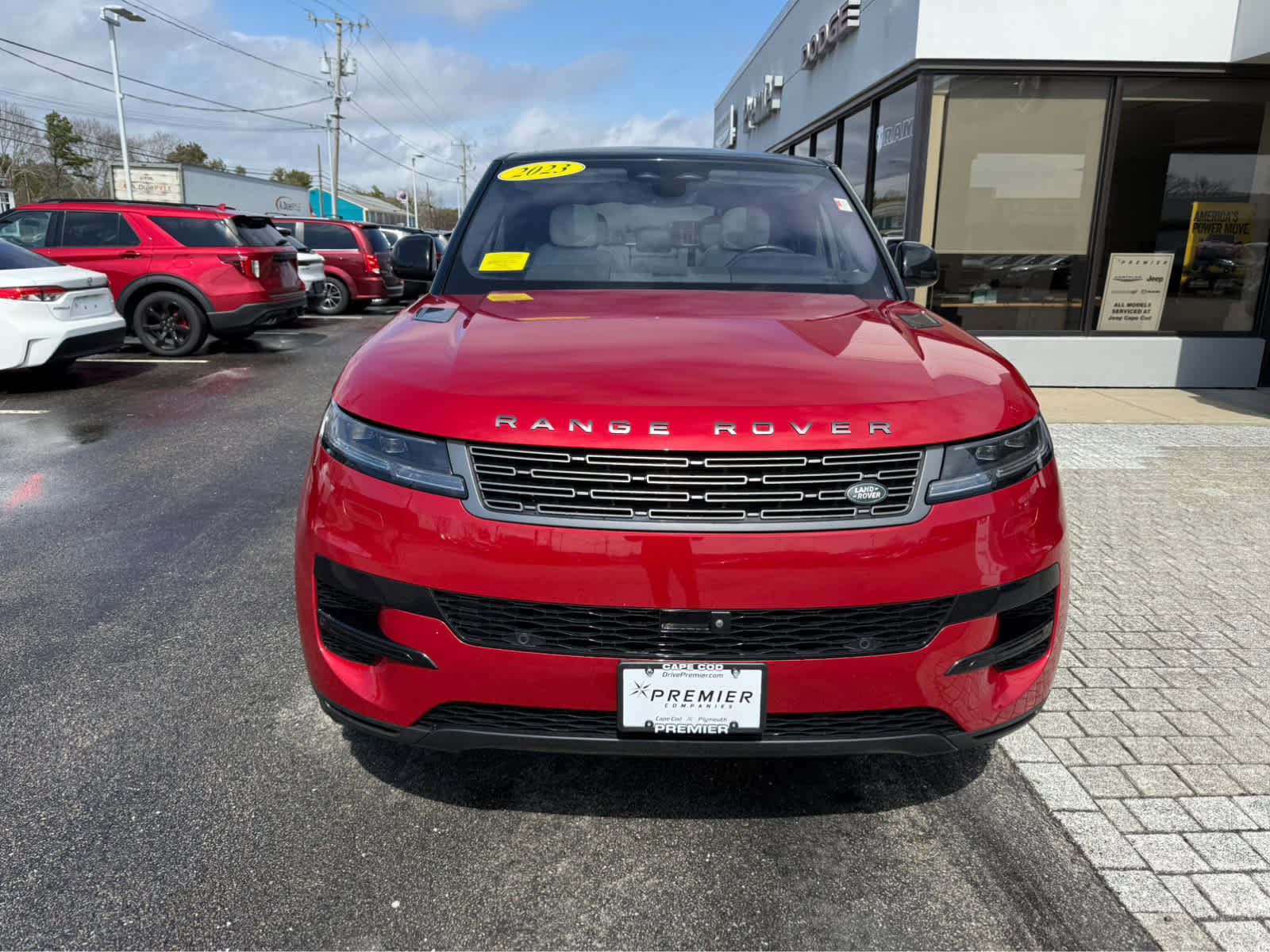 Used 2023 Land Rover Range Rover Sport SE image 2