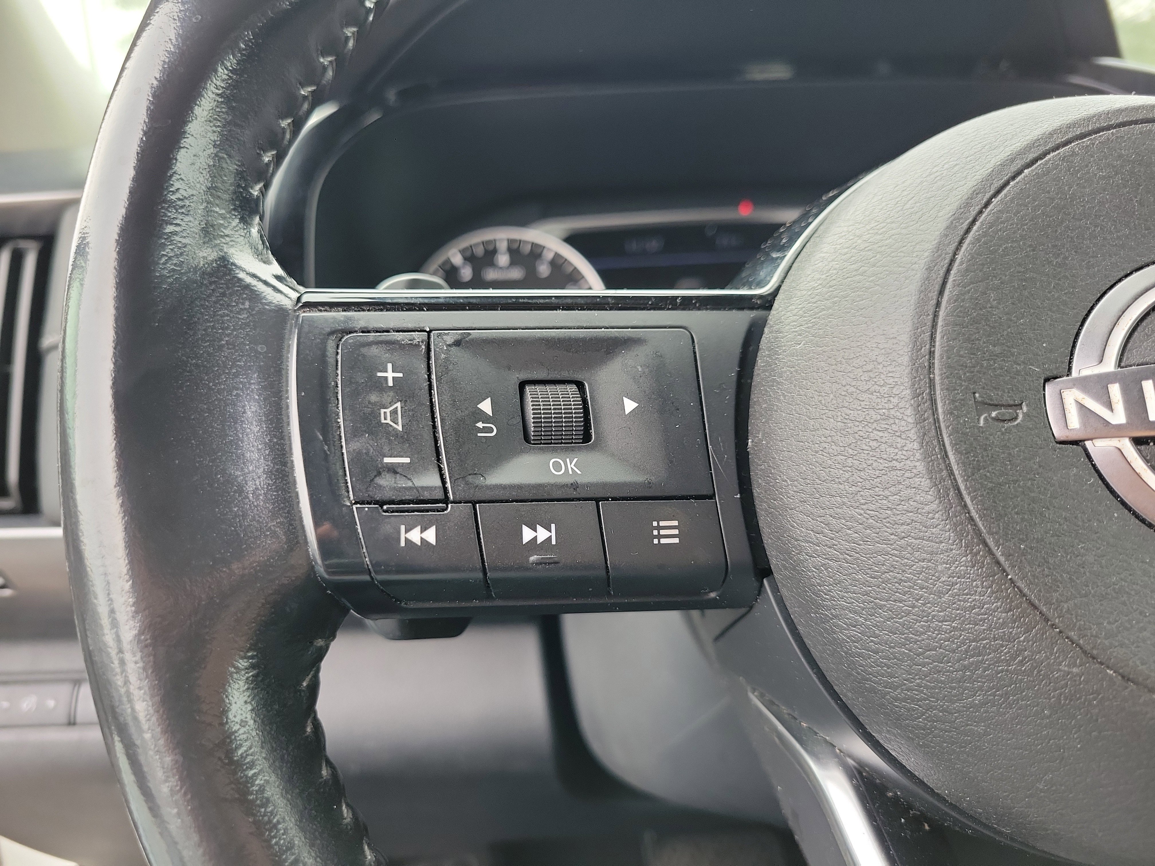 Certified 2023 Nissan Pathfinder SL w/ Cargo Package image 24