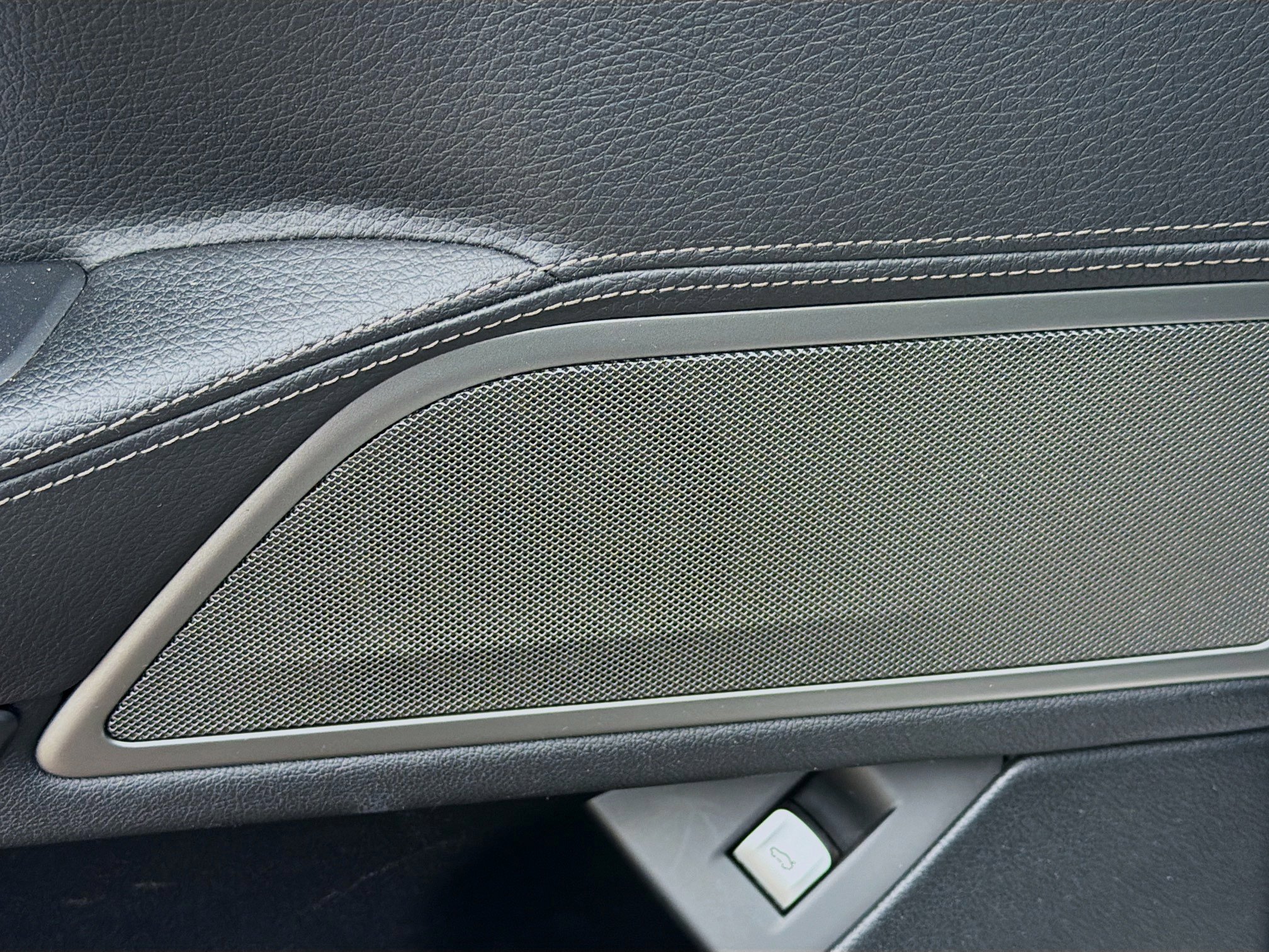 Used 2019 BMW 740i 740i w/ M Sport Package image 23