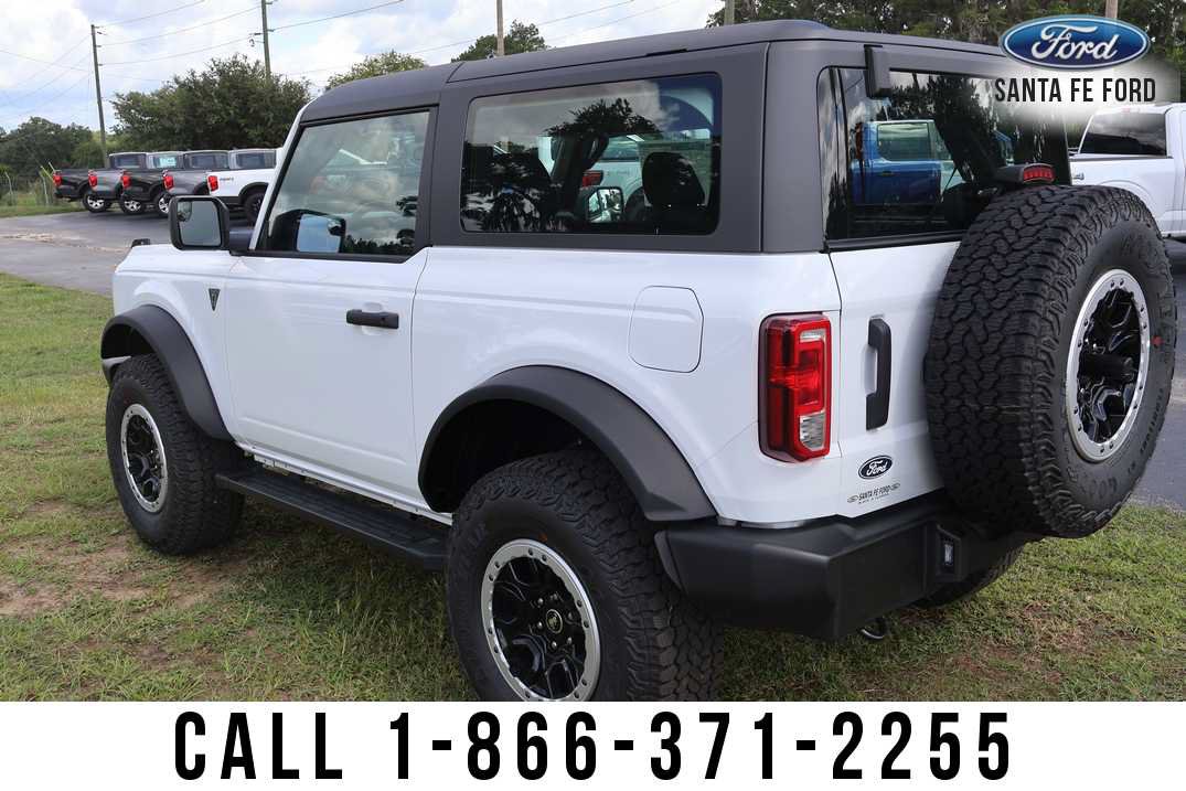 New 2026 Ford Bronco 2-Door w/ Sasquatch Package AWD/4WD image 3