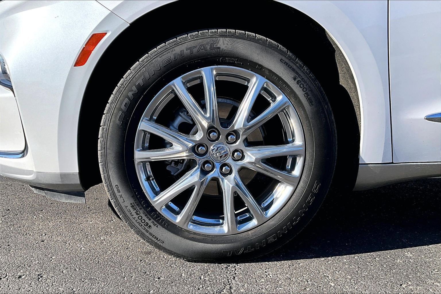 Used 2023 Buick Enclave Premium w/ Experience Buick Package image 8