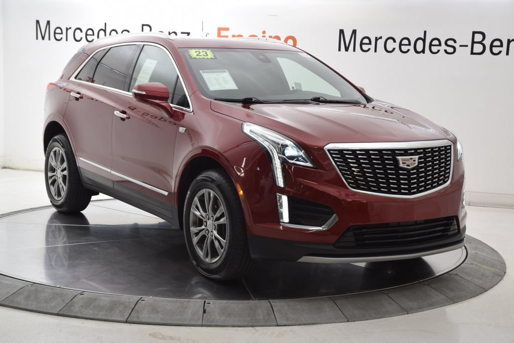 Used 2023 Cadillac XT5 Premium Luxury w/ LPO, Floor Liner Package FWD image 8