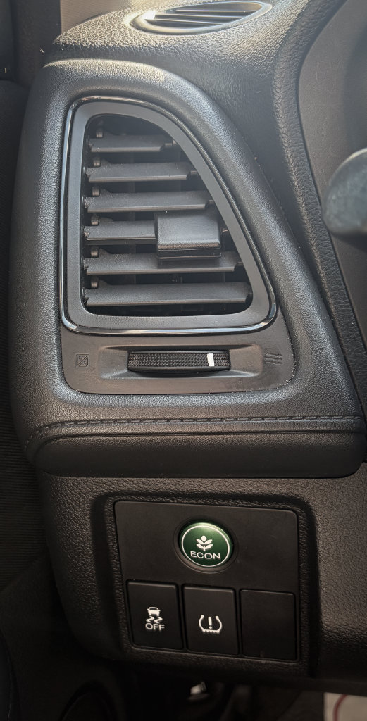 Used 2018 Honda HR-V LX image 5