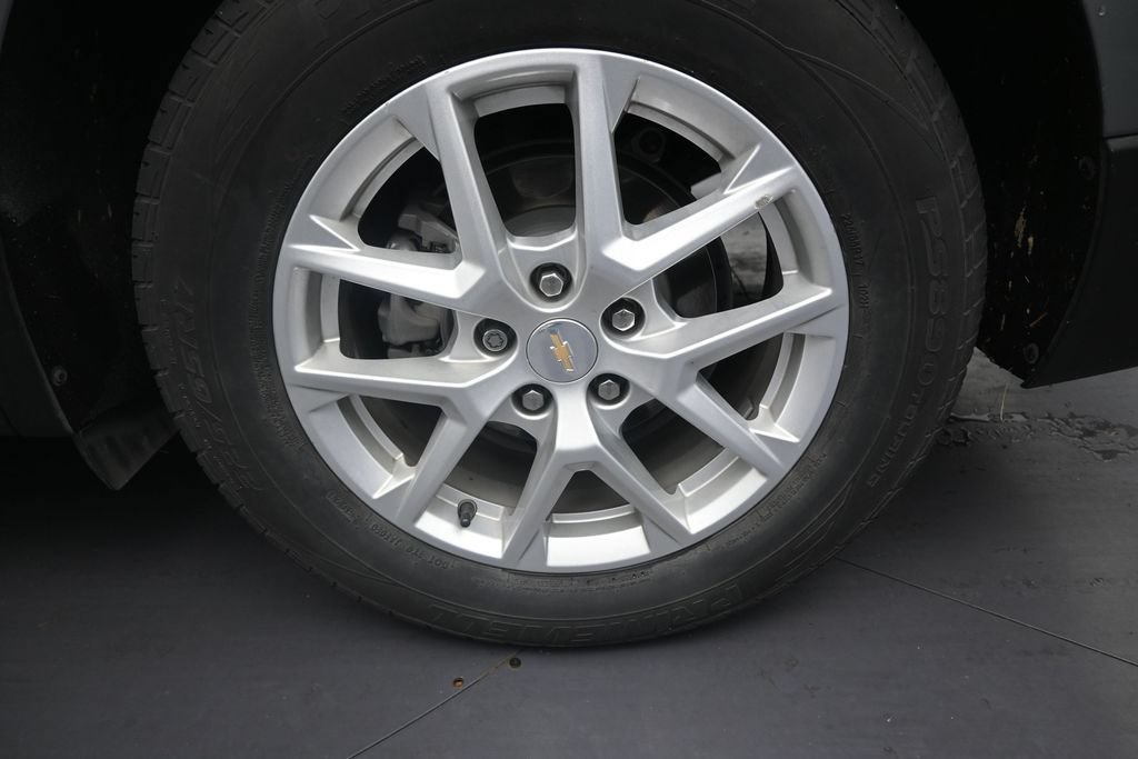 Used 2023 Chevrolet Equinox LS FWD image 10