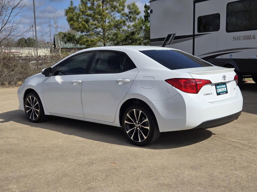 Used 2018 Toyota Corolla SE FWD image 4