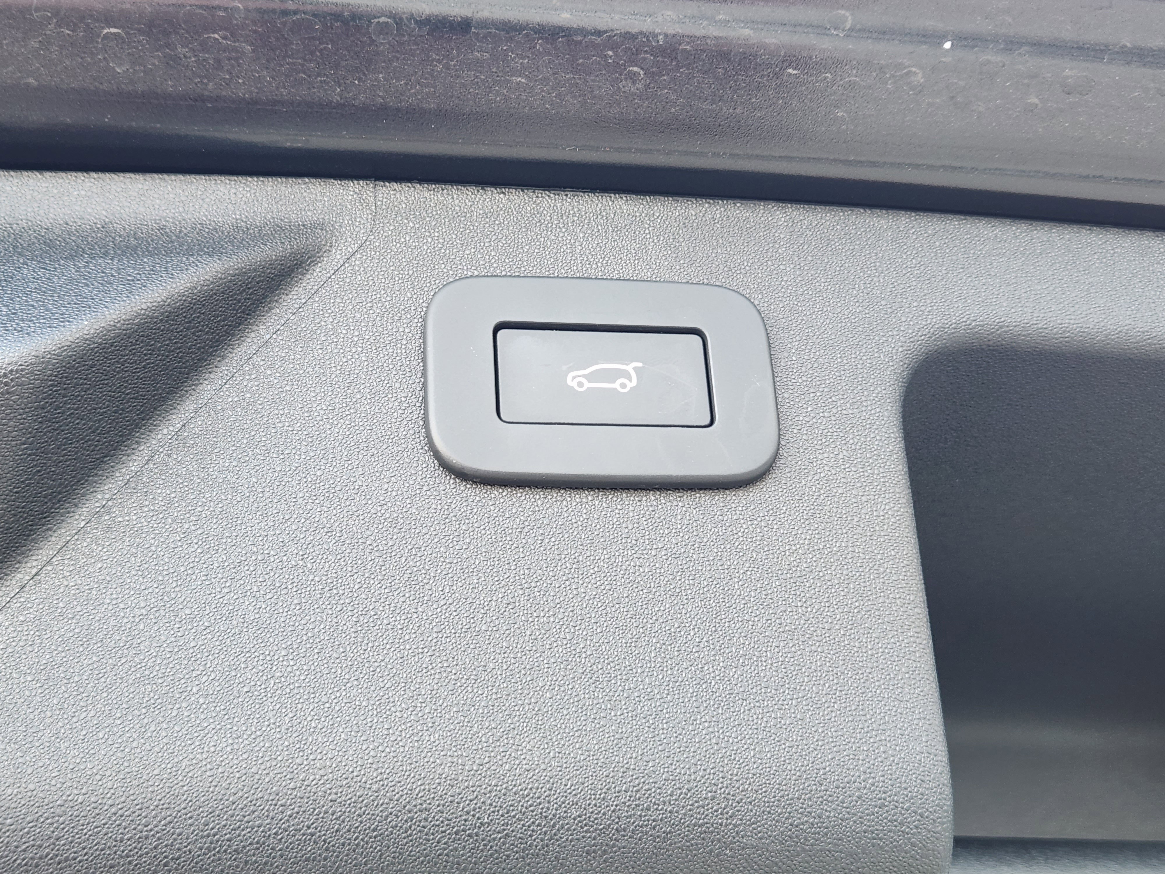 Certified 2025 Land Rover Discovery Sport S image 35