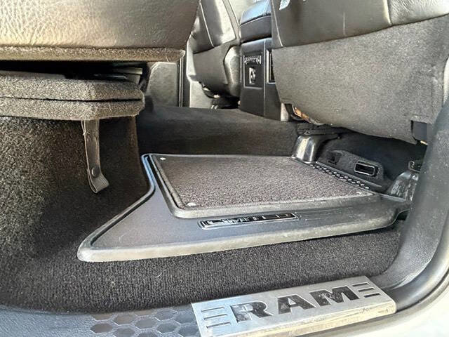 Used 2015 RAM 2500 Limited AWD/4WD image 46