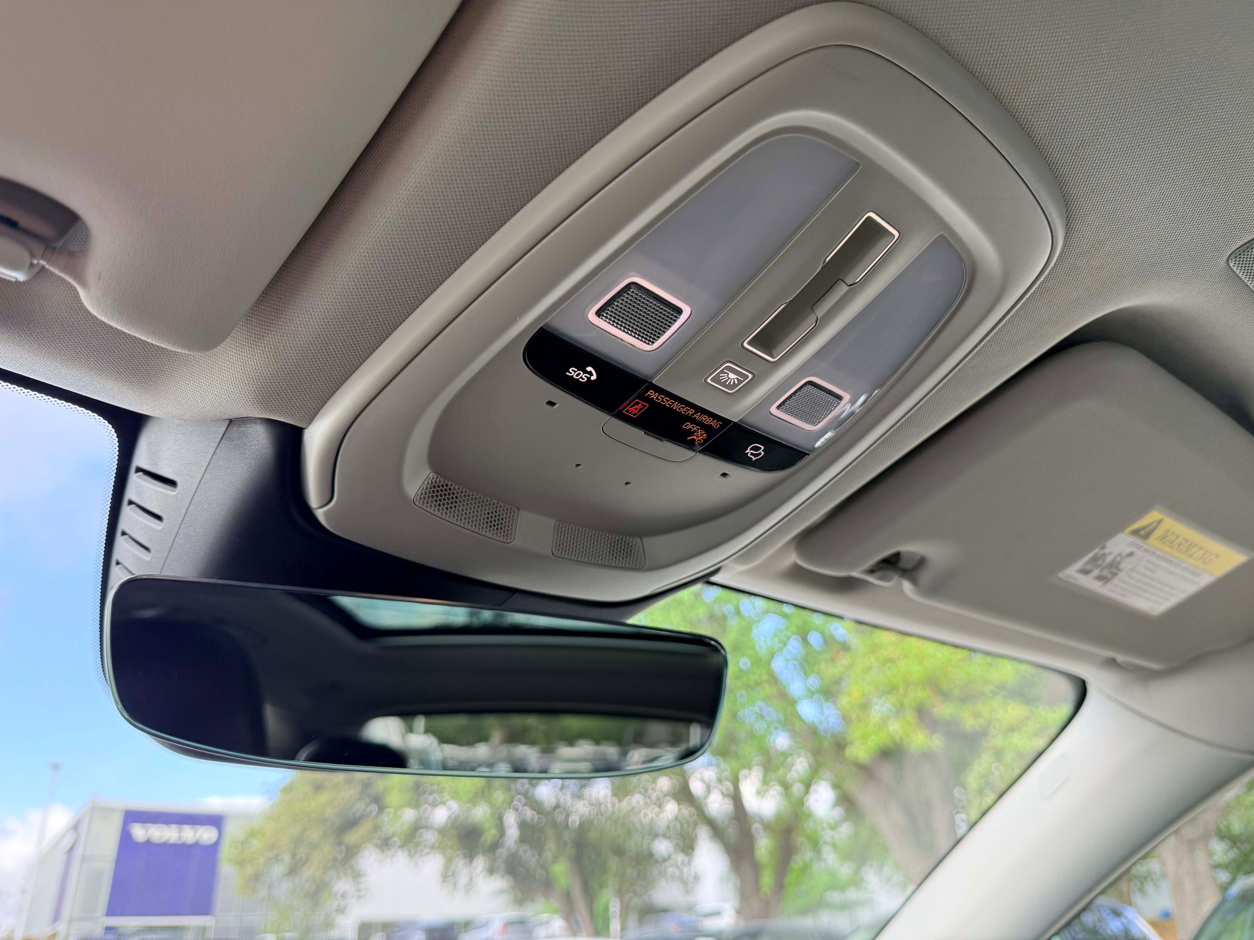 Certified 2025 Volvo XC60 B5 Core image 24