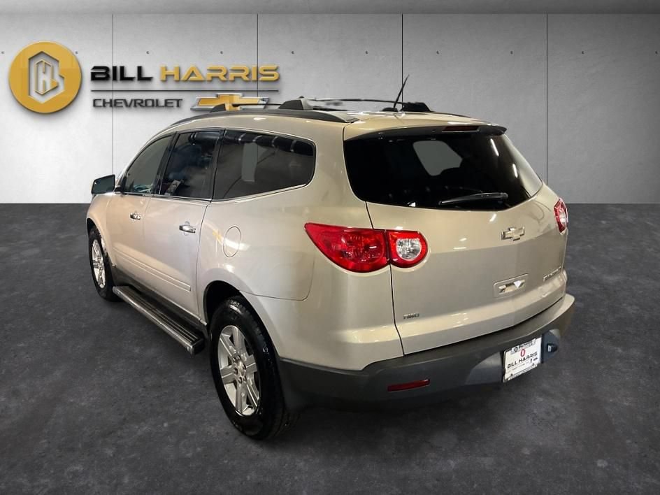 Used 2011 Chevrolet Traverse LT w/ LPO, 'HIT The Road' Package AWD/4WD image 13