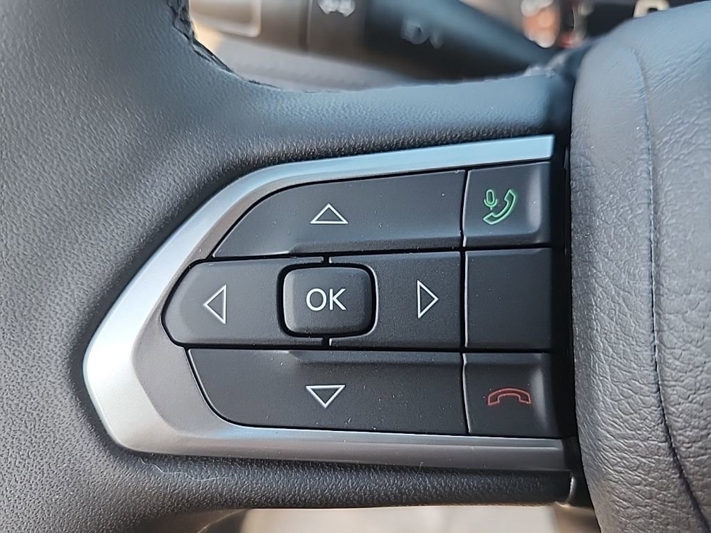 New 2026 Jeep Compass Latitude image 11