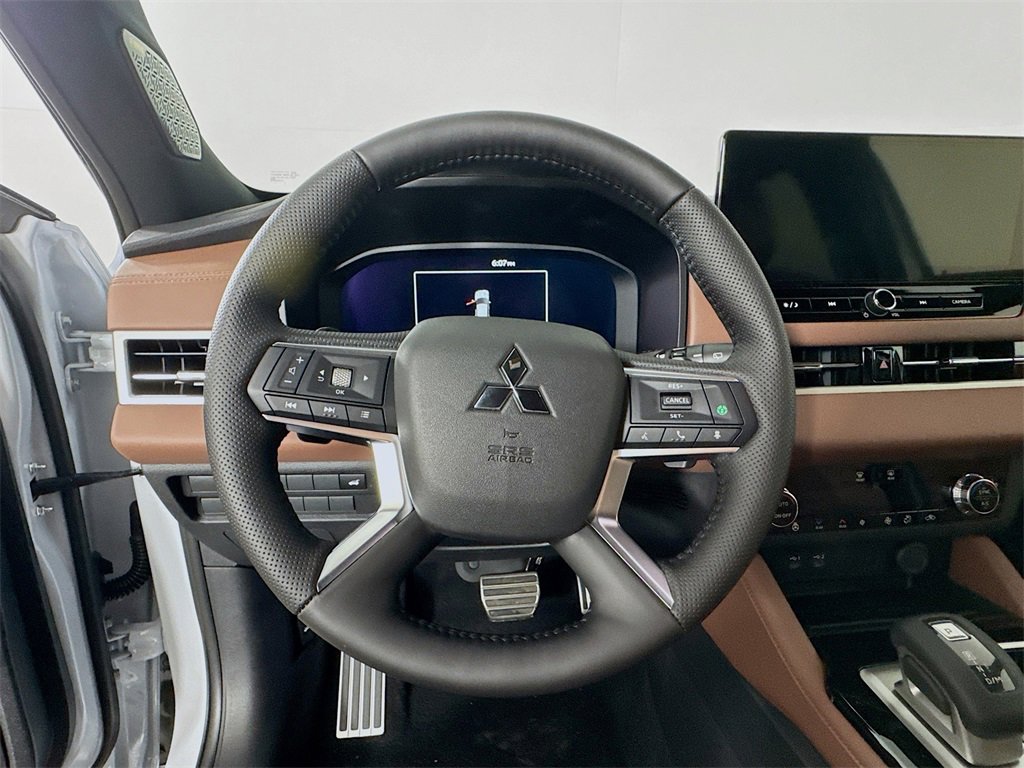 New 2025 Mitsubishi Outlander SEL image 11