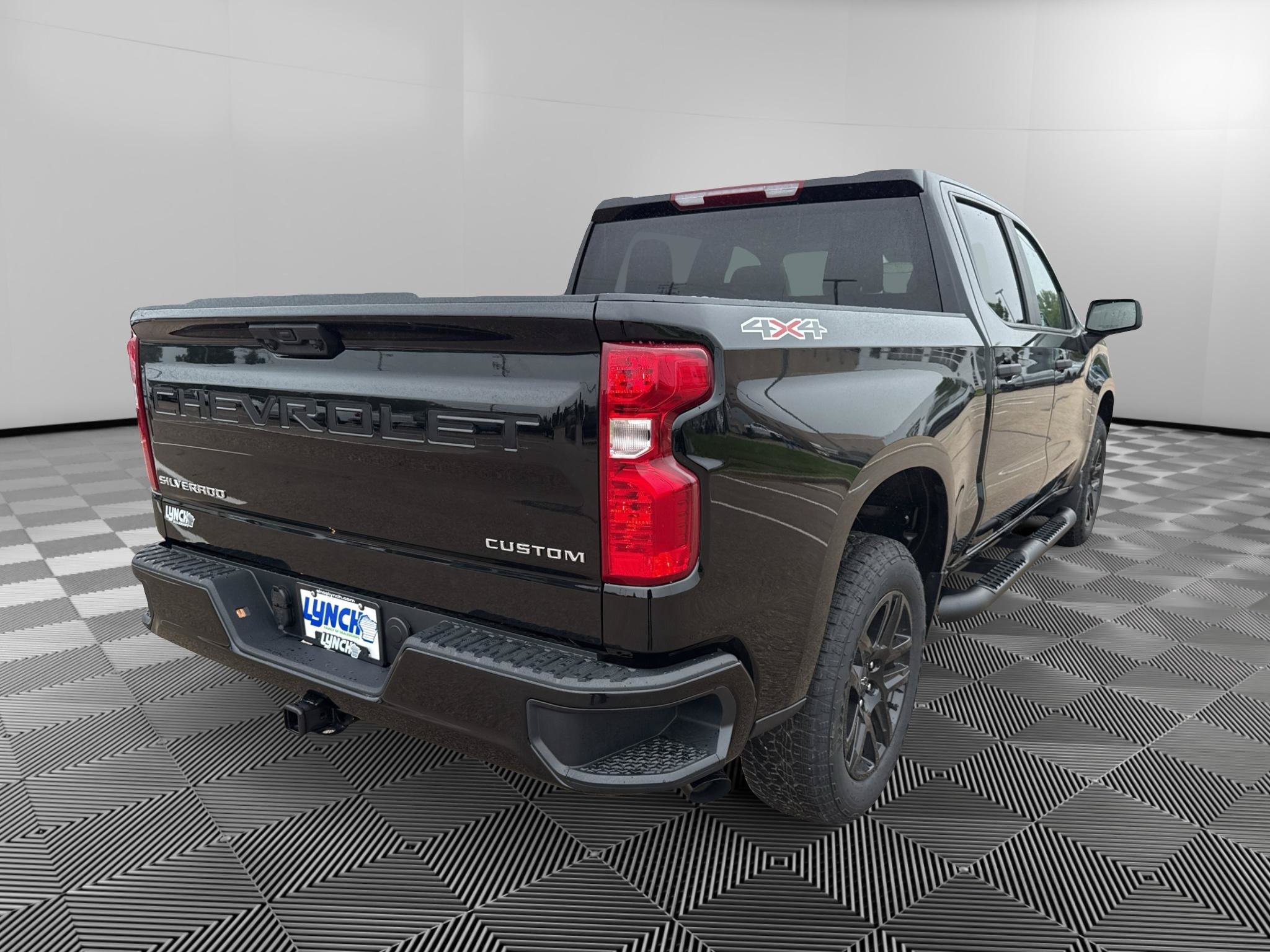 New 2026 Chevrolet Silverado 1500 Custom w/ Turbomax Blackout Package AWD/4WD image 4