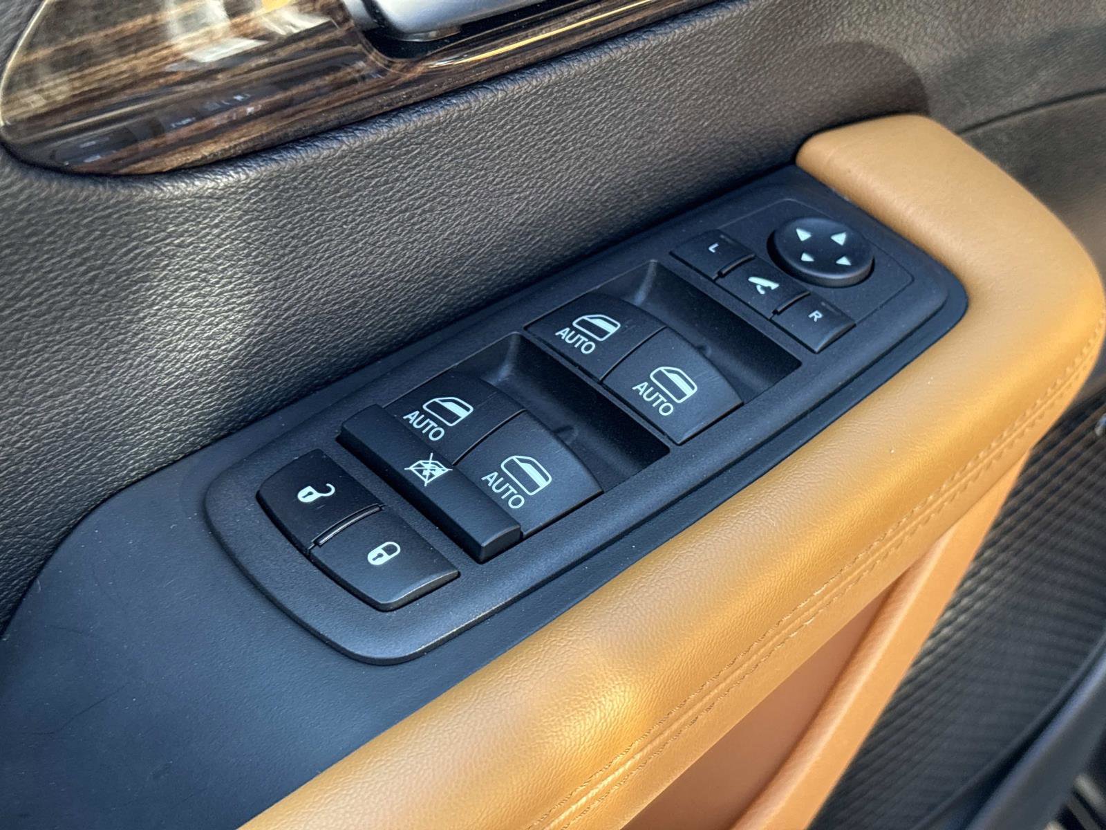 Used 2023 Chrysler Pacifica Pinnacle image 14