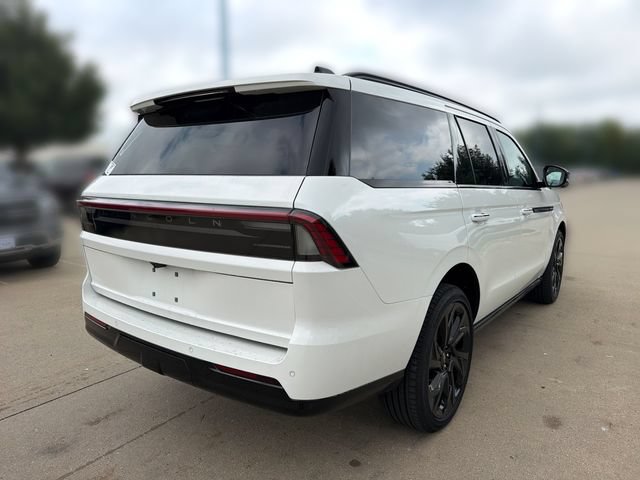 New 2027 Lincoln Navigator Reserve w/ Jet Appearance Package AWD/4WD image 5