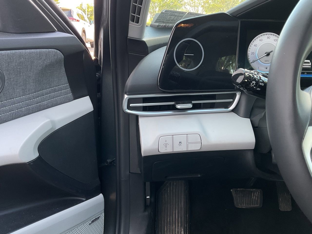 Used 2025 Hyundai Elantra Limited image 26