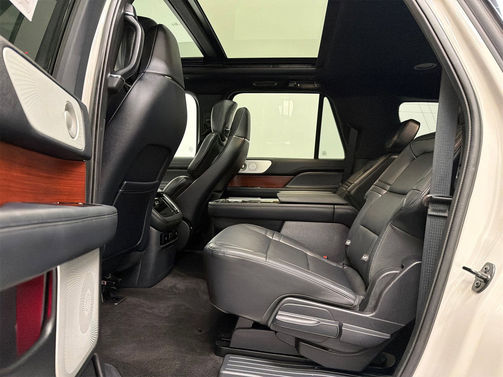 Used 2022 Lincoln Navigator L Reserve w/ Equipment Group 201A image 21