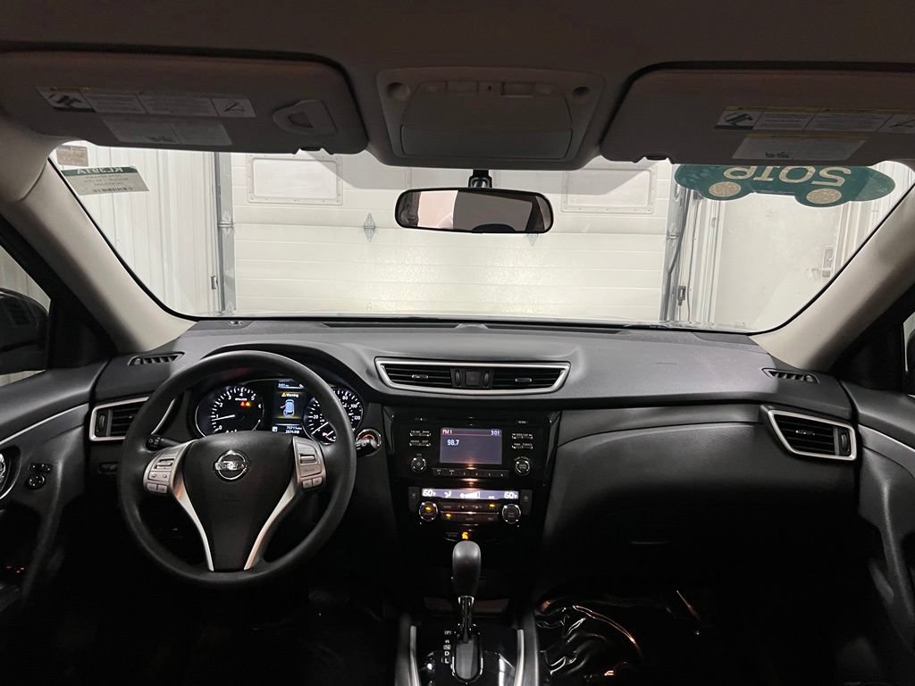 Used 2016 Nissan Rogue SV AWD/4WD image 33
