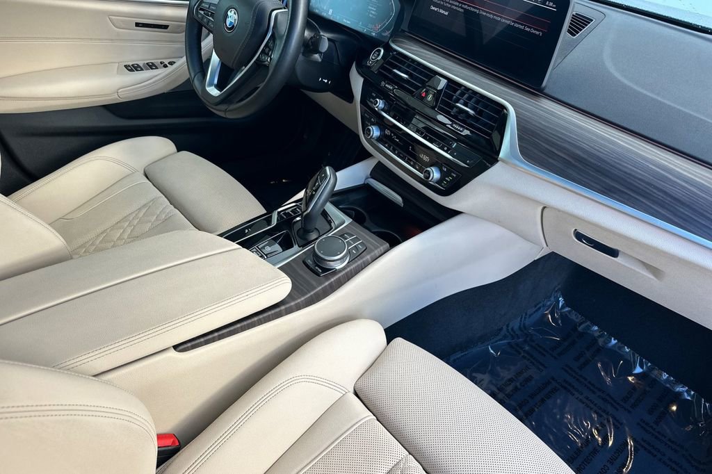 Used 2021 BMW 530i w/ Premium Package image 16