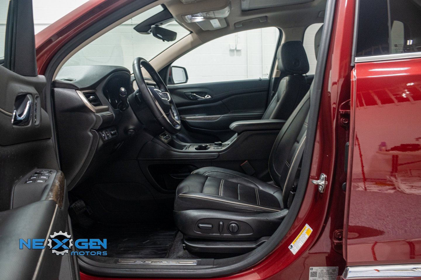 Used 2020 GMC Acadia Denali w/ Denali Ultimate Package image 11