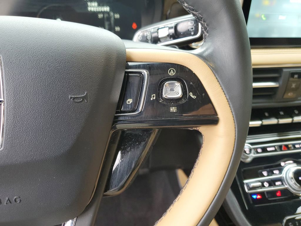 Used 2022 Lincoln Corsair Reserve w/ Sport Package image 25