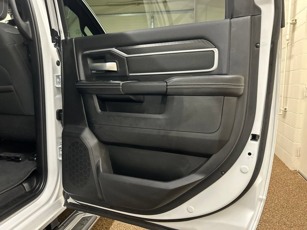 Used 2025 RAM 2500 Big Horn AWD/4WD image 15