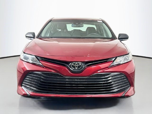 Used 2018 Toyota Camry LE w/ Convenience Package FWD image 2