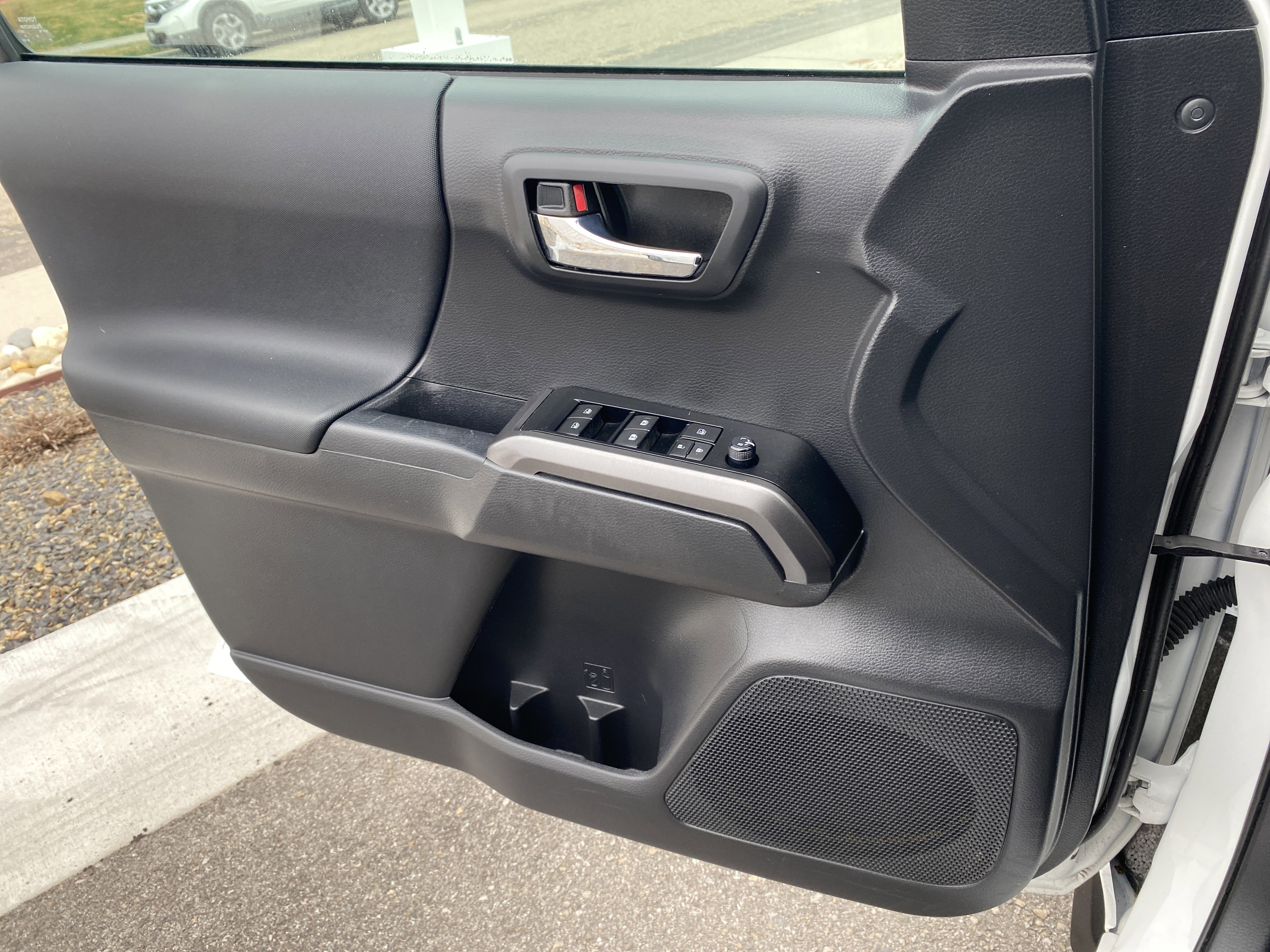 Used 2023 Toyota Tacoma TRD Off-Road image 16