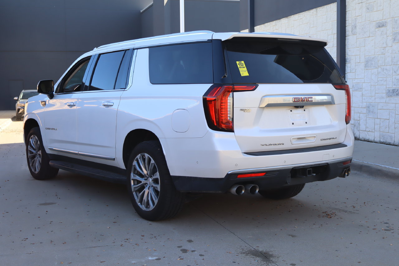 Used 2024 GMC Yukon XL Denali w/ Advanced Technology Package AWD/4WD image 3