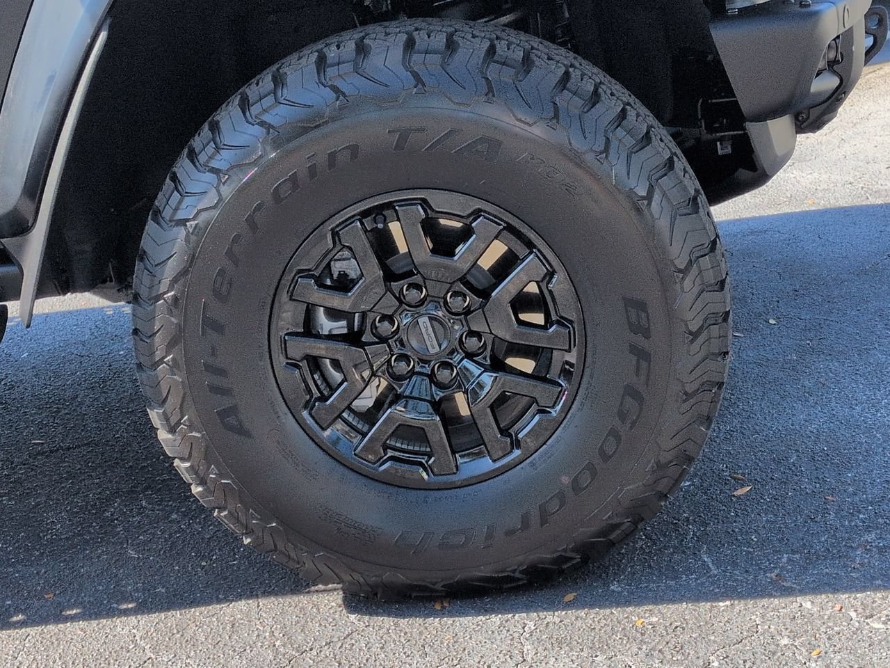 Certified 2024 Ford Bronco Raptor w/ Interior Carbon Fiber Pack 6 AWD/4WD image 11