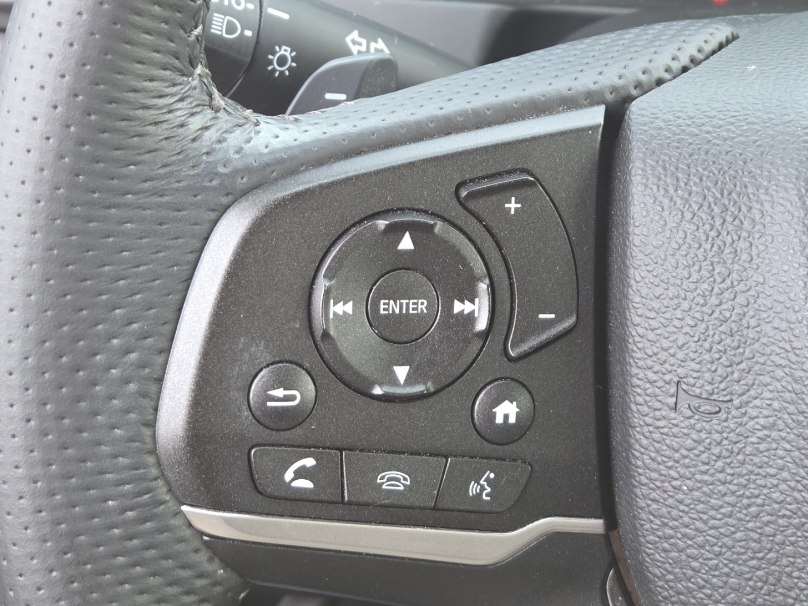 Used 2023 Honda Passport EX-L image 32
