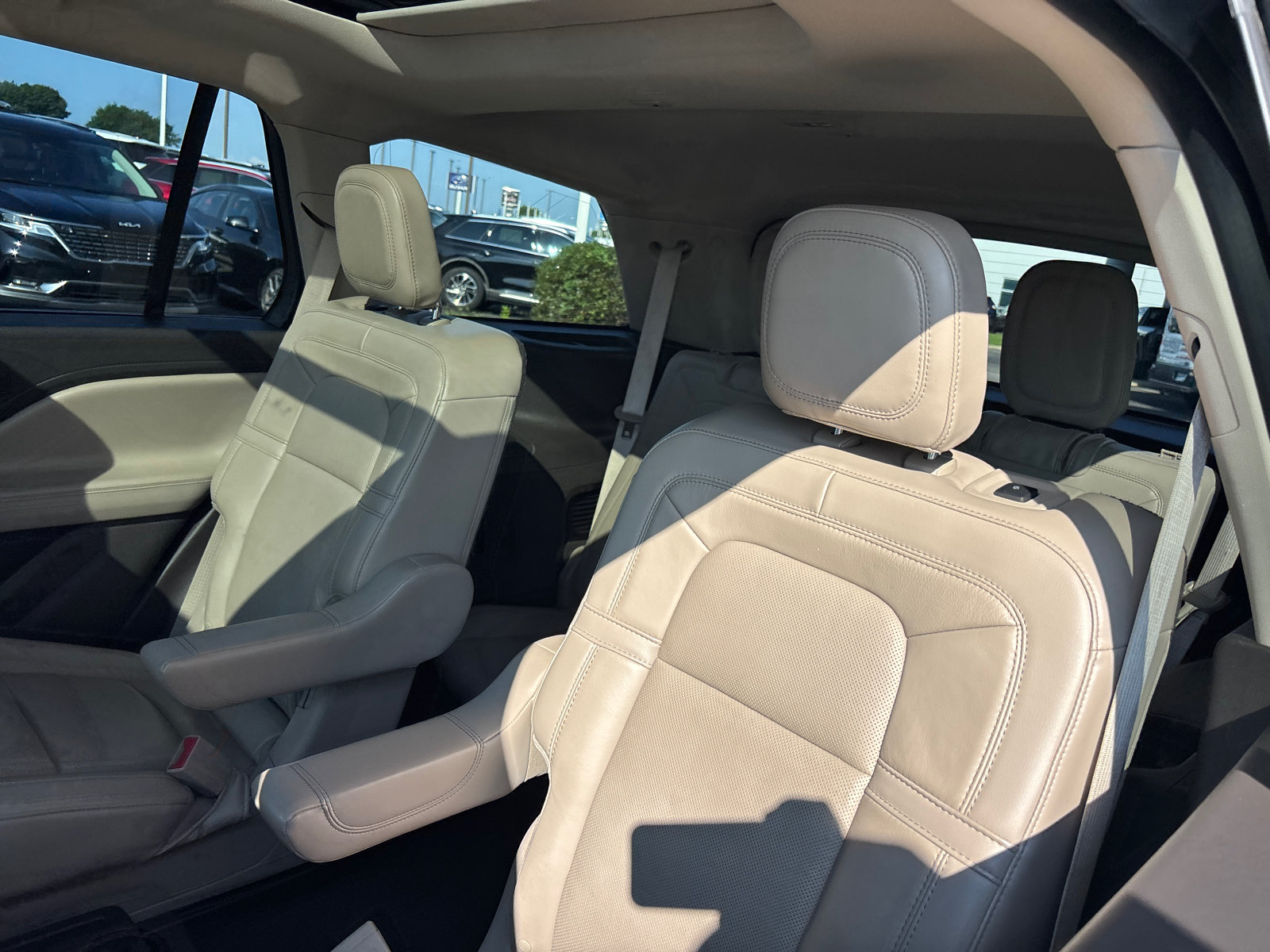 Certified 2022 Lincoln Aviator Reserve w/ Elements Package Plus AWD/4WD image 26