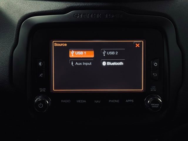 Used 2016 Jeep Renegade Trailhawk w/ Premium Trailhawk Package image 33