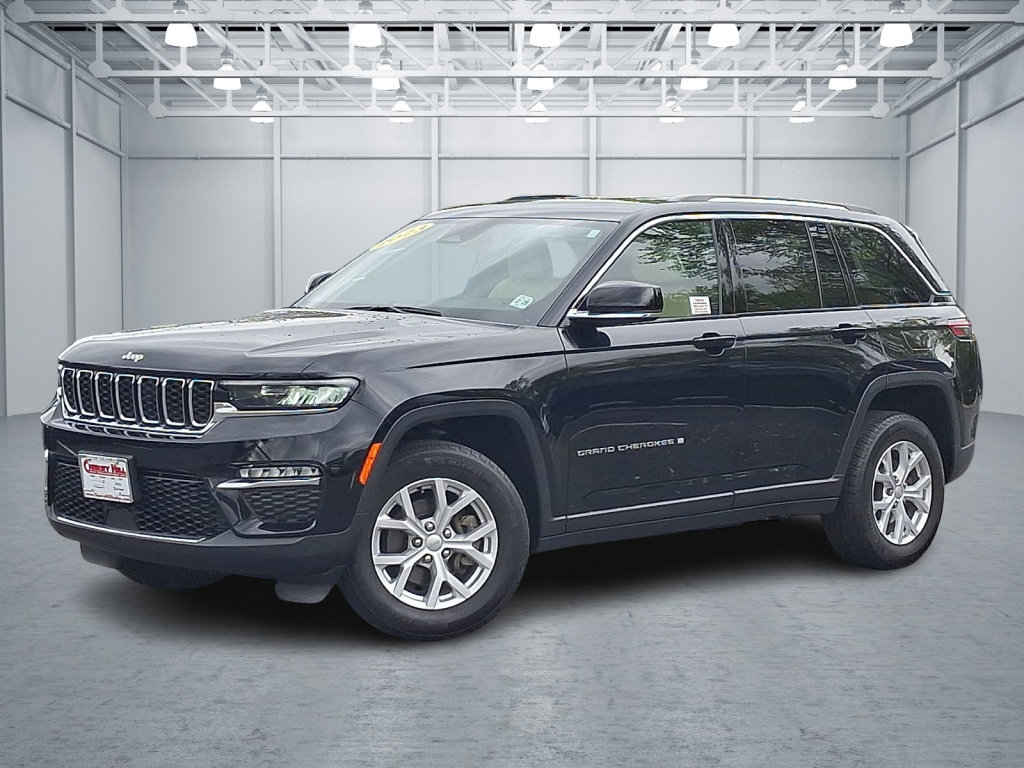 Used 2023 Jeep Grand Cherokee Limited AWD/4WD image 1