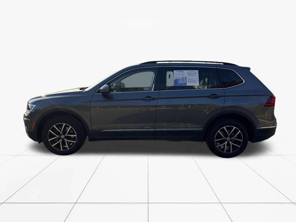 Used 2021 Volkswagen Tiguan SE w/ Panoramic Sunroof Package image 6