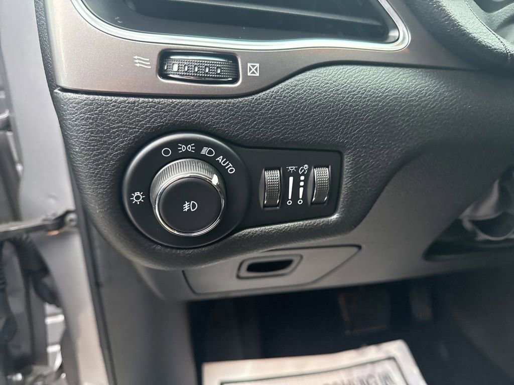 Used 2021 Jeep Cherokee Latitude Lux image 21