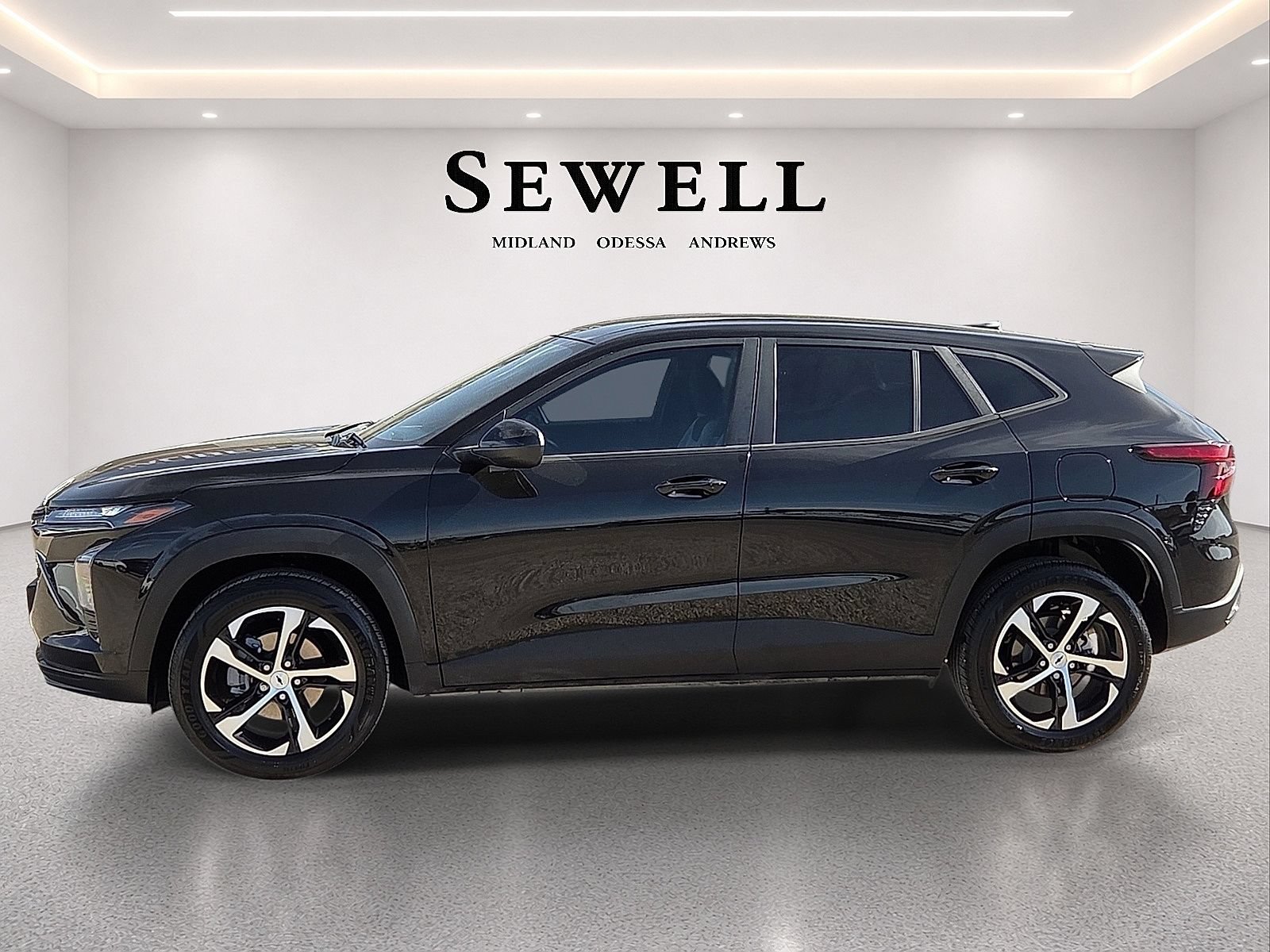 Used 2025 Chevrolet Trax RS FWD image 2