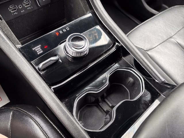 Used 2023 Jeep Grand Cherokee L Limited w/ Black Appearance Package AWD/4WD image 17